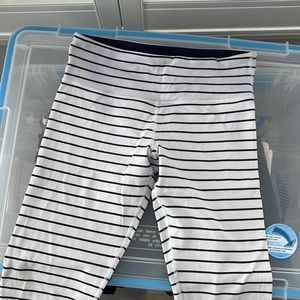 Lululemon ORIGINAL Quiet Stripes 6